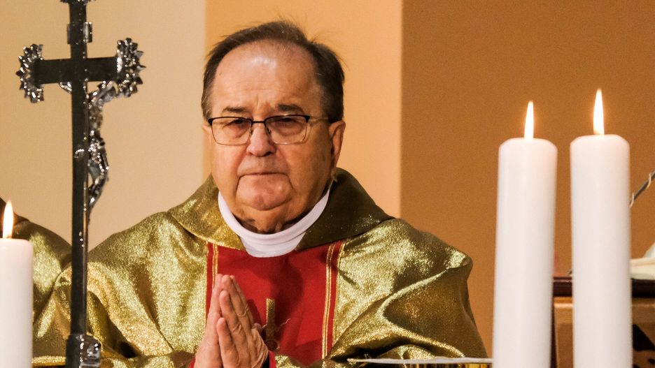 29. urodziny Radia Maryja w Bydgoszczy08.12.2020 Bydgoszcz 29. urodziny Radia Maryja Msza celebrowana przez biskupa Jana Tyrawe w kosciele sw. Jadwigi Krolowej w Bydgoszczy, N/z Tadeusz Rydzyk  fot Adam Juszkiewicz/REPORTERAdam Juszkiewicz/REPORTER