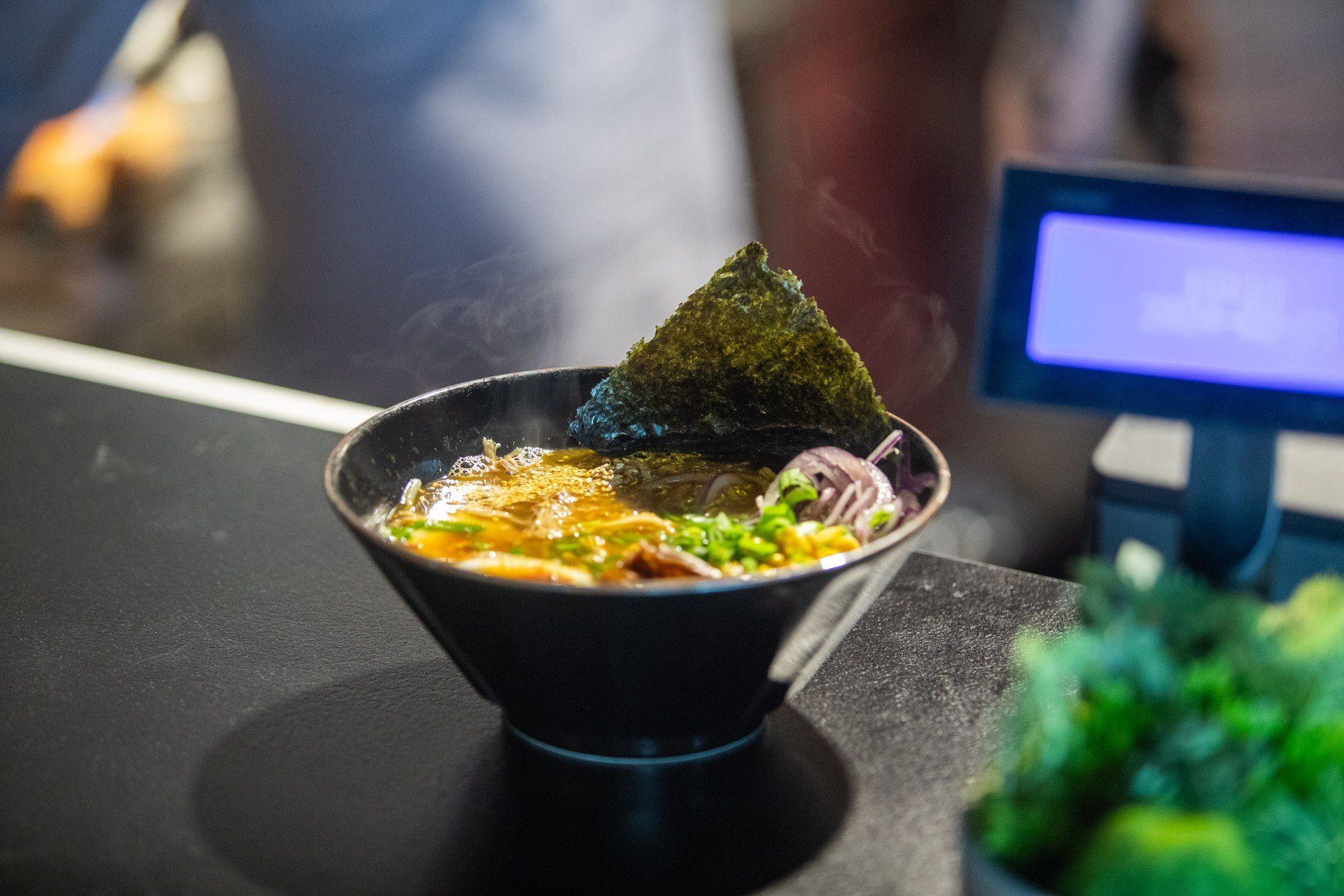 01.05.2024 KRAKOW HALA MAKI FOOD &amp; DRINK HALL JEDZENIE DANIA ORIENTALNE CHINSZCZYZNA SUSHI ZUPA RESTAURACJA RAMEN BURGER ATUT RUCZAJ FOT. SZYMON KORTA / POLSKA PRESS