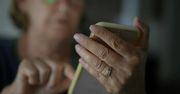 Radom: Seniorka straciła oszczędności. Myślała, że pomaga synowi