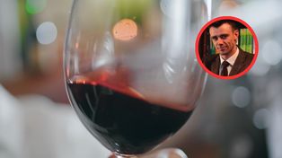 Lampka wina korzystna dla serca? Kardiolog nie ma wątpliwości