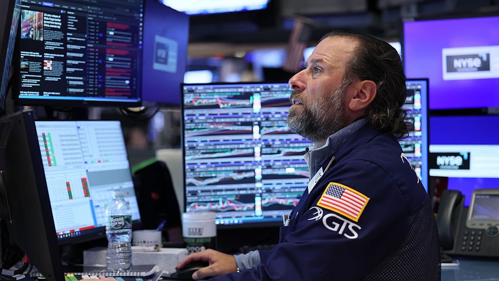 Markets Open Ahead Of Fed's Latest Interest Rate Move
NEW YORK, NEW YORK - SEPTEMBER 17: Traders work on the floor of the New York Stock Exchange during morning trading on September 17, 2025 in New York City. Stocks were on the rise during the market open amid a monetary policy decision and policy outlook from the Federal Reserve as they are expected to announce the first US interest-rate cut of 2025. (Photo by Michael M. Santiago/Getty Images)
Michael M. Santiago
bestof, topix