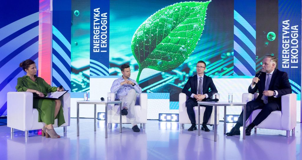 Dyskusja podczas panelu "BWRX 300 – realne rozwiązanie dla przemysłu, ciepłownictwa i energetyki".