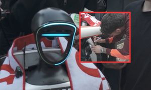 Robot zaczepił reprezentanta Polski i zażartował ze Szwedów. Miał jedną prośbę