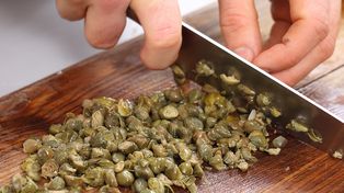 Seniorzy powinni włączyć do diety. Pomogą w zmniejszeniu ilości soli w diecie