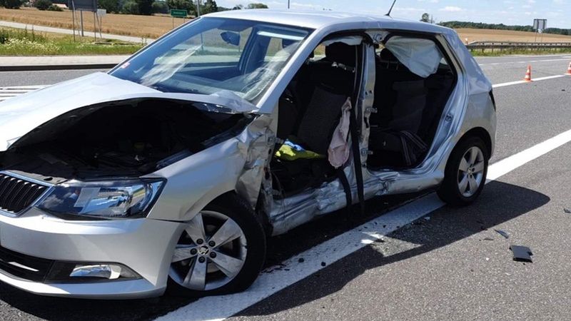 Środa Śląska. Poważny wypadek na DK94. Jedna osoba nie żyje