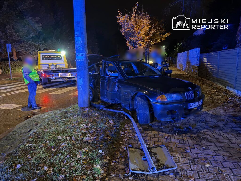 Grójec: Kierujący BMW nie dostosował prędkości i uderzył w słup. 4 osoby trafiły do szpitala