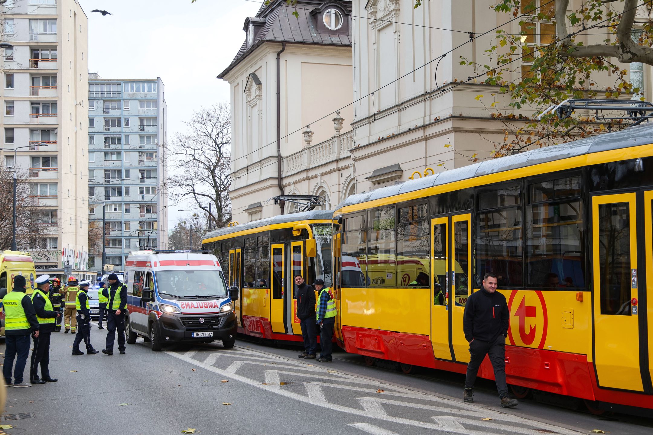 Miejsce zderzenia dwóch tramwajów i autobusu