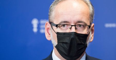 Wrócą maseczki na otwartej przestrzeni? Niedzielski zabrał głos