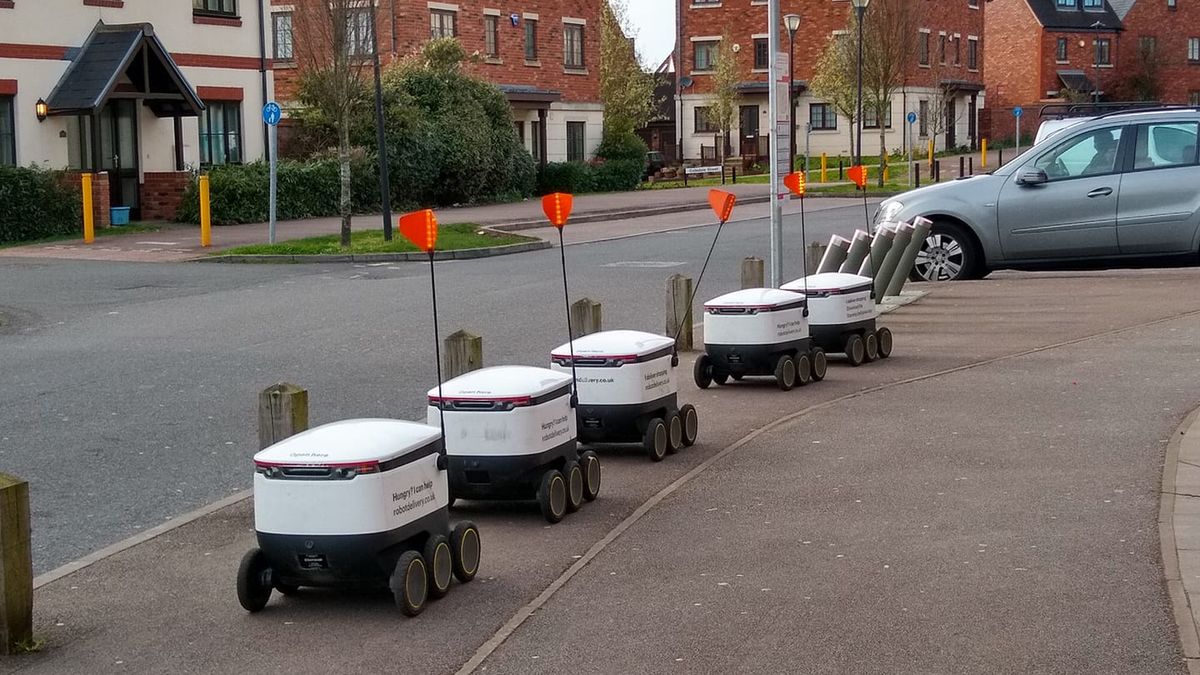 Koronawirus na świecie. W Fairfax zakupy dostarczają roboty