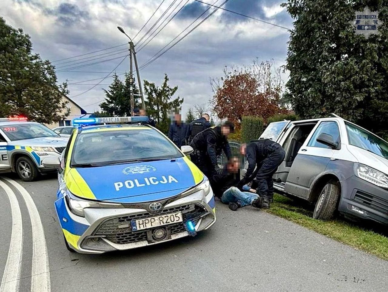 Racibórz: Policyjny pościg na granicy Czech i Polski. Funkcjonariusze zatrzymali dwóch złodziei samochodu