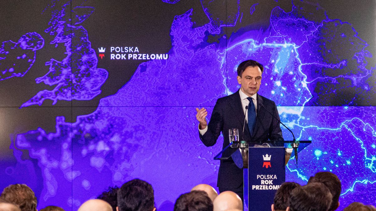 WARSAW, MAZOVIA, POLAND - 2025/02/10: Polish Minister of Finance Andrzej Domanski comments on the development strategy from the podium. At the Stock Exchange, Polish Prime Minister Donald Tusk outlined Poland's development strategy for the coming year, promising 2025 would be a "long-awaited positive breakthrough." Joined by Finance Minister Andrzej Domanski, Tusk announced plans focusing on investments in science, energy transformation, modern technologies, port and railway development, a dynamic capital market, and strengthened business cooperation. (Photo by Neil Milton/SOPA Images/LightRocket via Getty Images)