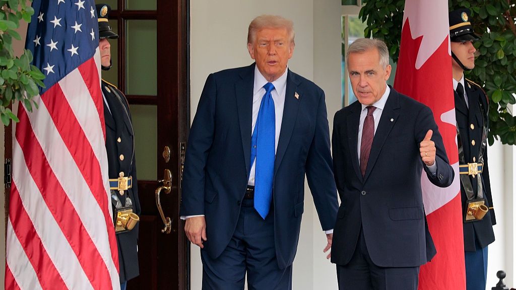 Canada's Prime Minister Mark Carney Meets With Trump At The White House
WASHINGTON, DC - OCTOBER 07: Canadian Prime Minister Mark Carney (R) flashes a thumbs-up as he is greeted by U.S. President Donald Trump outside the West Wing of the White House on October 07, 2025 in Washington, DC. The North American leaders have yet to find common ground on tariffs on several key Canadian exports like automobiles, steel, aluminum, and softwood lumber. (Photo by Chip Somodevilla/Getty Images)
Chip Somodevilla
bestof, topix