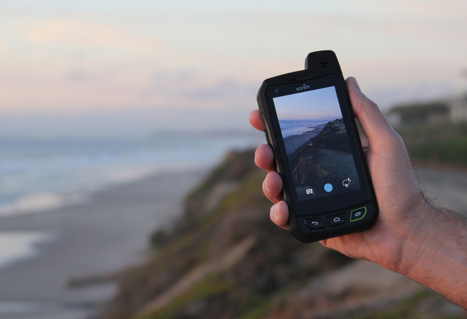 Sonim XP7 Extreme - najtwardszy smartfon z LTE. Ma też baterię 4800 mAh 6