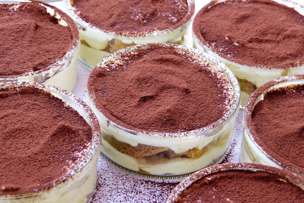 Tiramisu with yogurt.