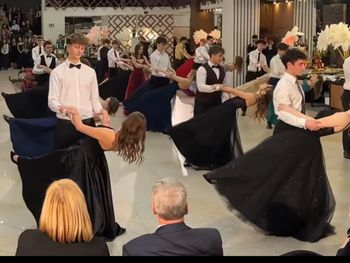 Maturzyści dali show. Ich taniec podbija sieć