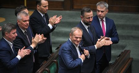 "Destabilizacja". Niemiecki polityk wskazuje na Tuska
