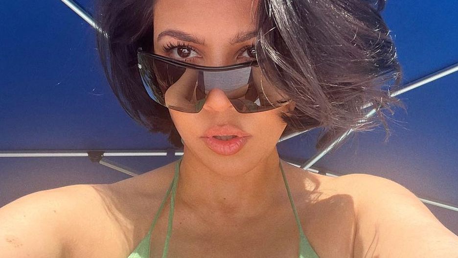 Kourtney Kardashian pozuje w bikini