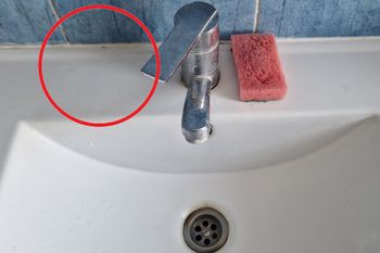 Wsmaruj w fugi. Wyżre cały brud i pleśń w 30 min