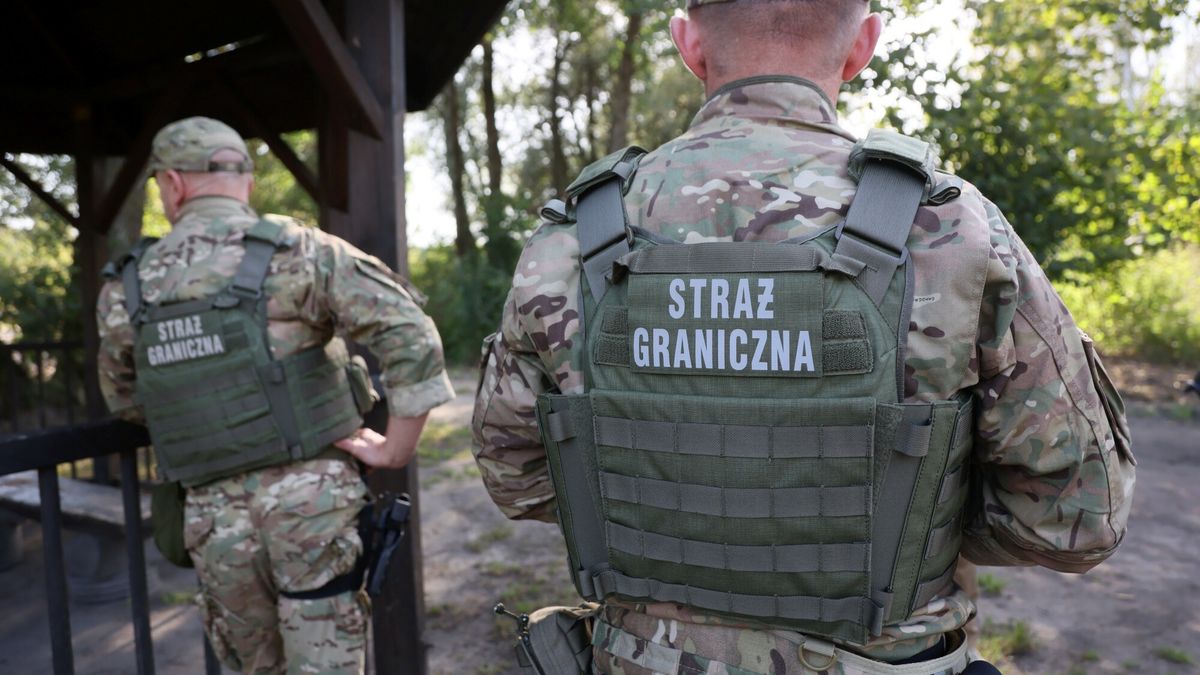 Prezydent Andrzej Duda na granicy polsko-bia?oruskiej
Fot. Wojciech Olkusnik/East News,  Wlodawa, 26.09.2023. Prezydent Andrzej Duda na Lubelszczyznie.Wizyta w Placowce Strazy Granicznej we Wlodawie.
Wojciech Olkusnik