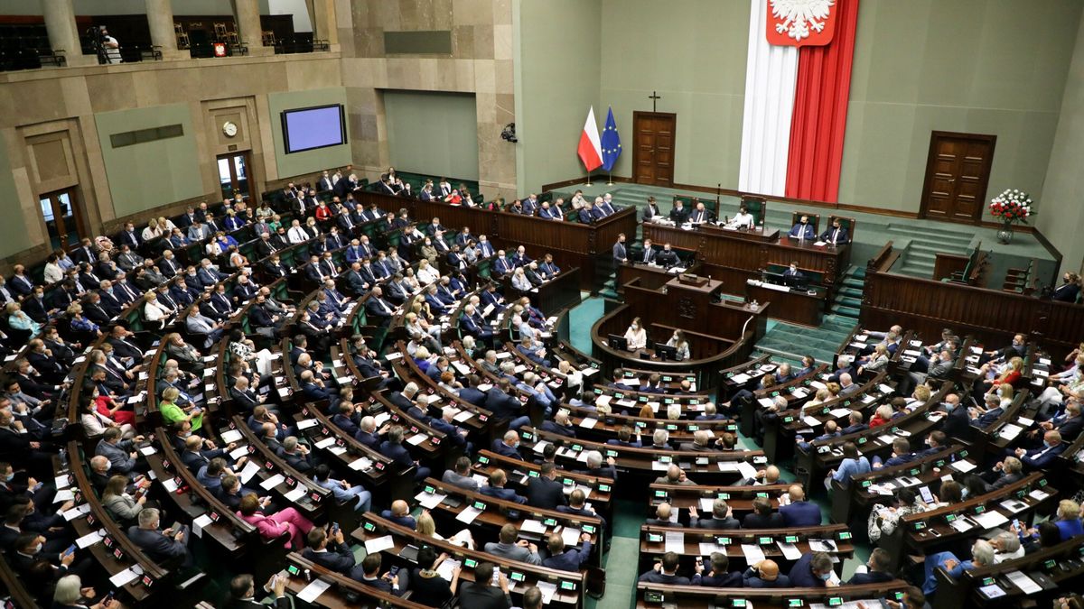 35. posiedzenie Sejmu IX kadencjiFot. Jakub Kaminski/East News, Warszawa, 23.07.2021. 35. posiedzenie Sejmu IX kadencji Slubowanie Marcina Wiacka na Rzecznika Praw Obywatelskich.Jakub Kaminski