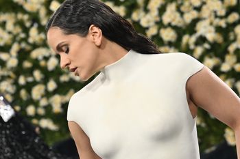 Transcendencja zaklęta w dźwiękach. Awangardowe misterium Rosalíi [RECENZJA]