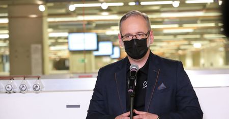 "Czwarta fala będzie się rozpędzała". Niedzielski o tym, kiedy dojdzie do kulminacji