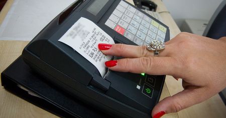 Ważna data dla przedsiębiorców. Nowe przepisy m.in. dla fryzjerów, branży fitness i prawników