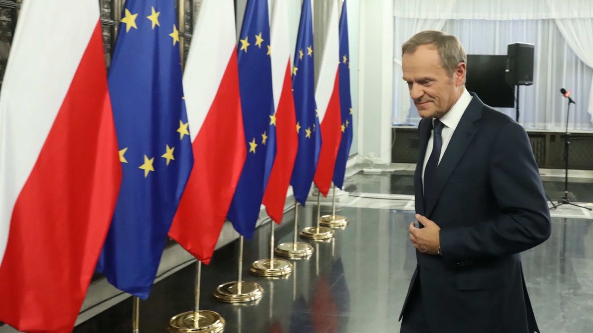 Donald Tusk wystąpił na konferencji prasowej. W pewnym momencie doszło do utarczki słownej 