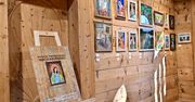 Zakopane: Wernisaż wystawy "Macierzyństwo" w Czerwonym Dworze