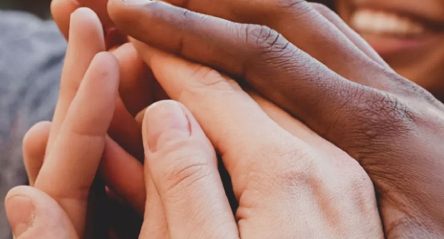 Angelini Pharma obala mity o chorobach mózgu z pomocą AI