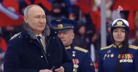 Nagle na scenie pojawił się Putin. Zaczął krzyczeć