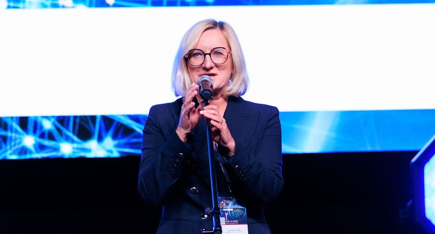 Szefowa KRRiT wzywa 17 nadawców publicznych