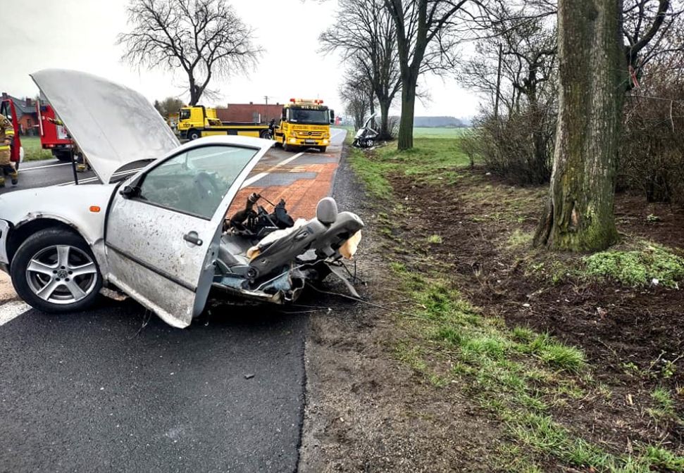 Strażak ochotnik zginął w wypadku, dwie osoby trafiły do szpitala