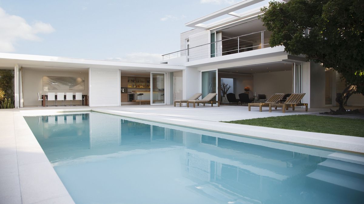 20-latek utopił się w basenie. Zdj. ilustracyjne 