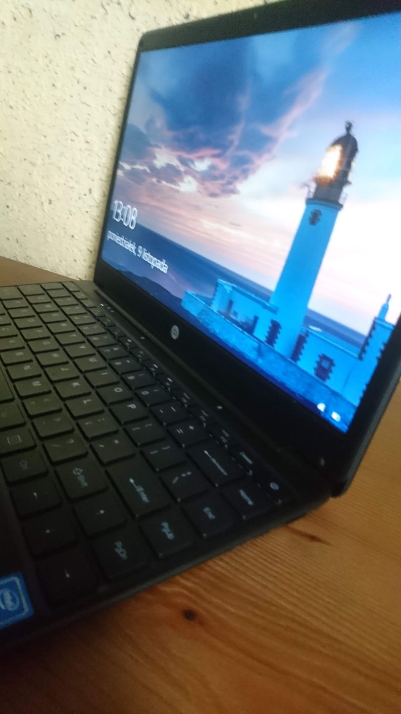 Nauczanie zdalne. Jeśli chcesz, żeby twoje dziecko dostawało same jedynki, kup mu laptop Techbite ZIN 2 2