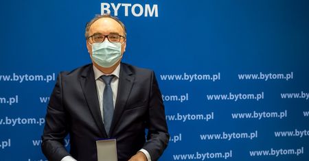 Śląsk. Bytom nagrodził swoim medalem lekarza za walkę z COVID-19