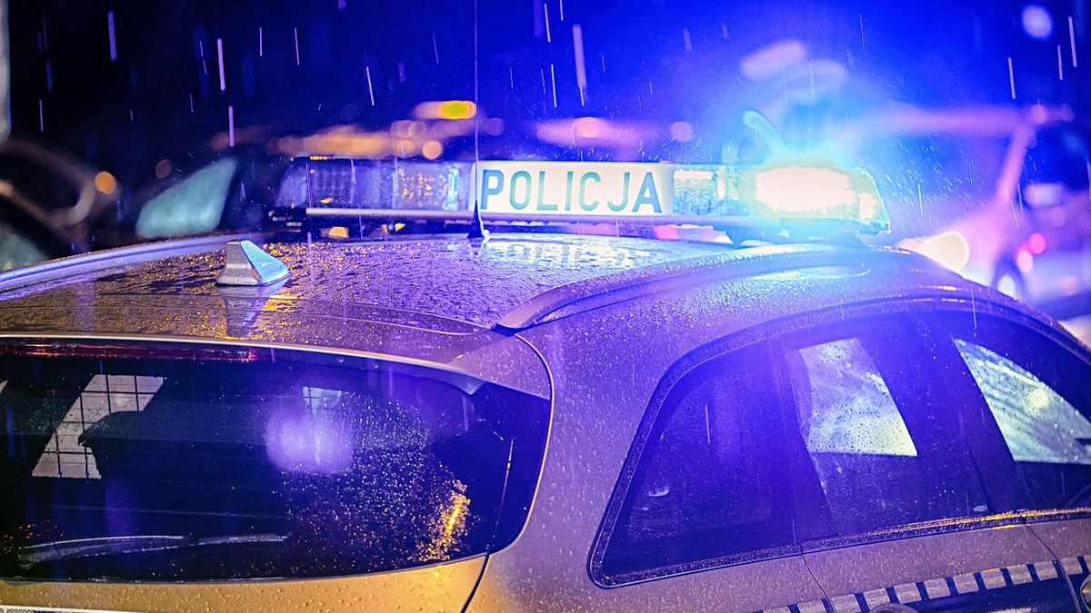 Tragedia na klatce schodowej. 60-latka nie żyje. Zdjęcie ilustracyjne. 