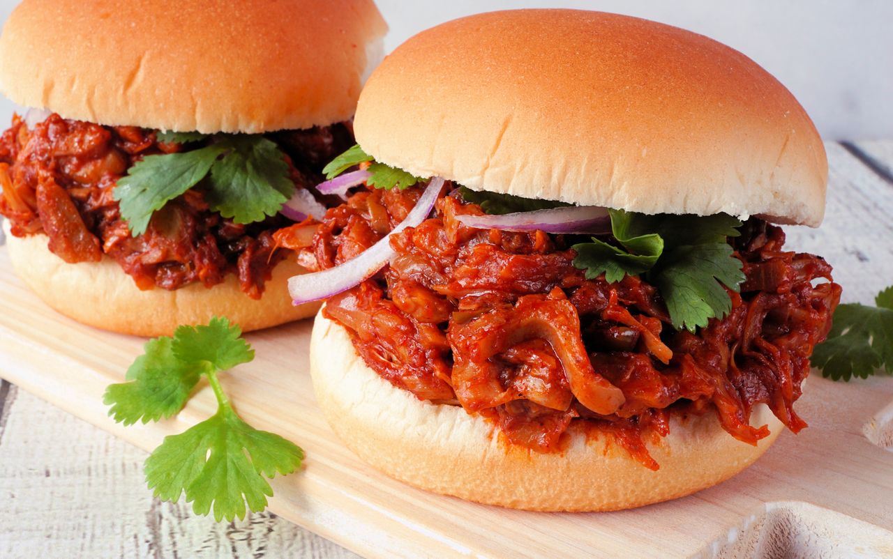 Na kolację przygotowuję ulubionego burgera. Przepis mam od kuzynki wegetarianki