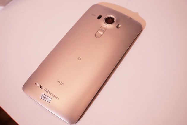 LG Isai Vivid LGV32, czyli wodoszczelna wersja LG G4 trafia do Japonii 19