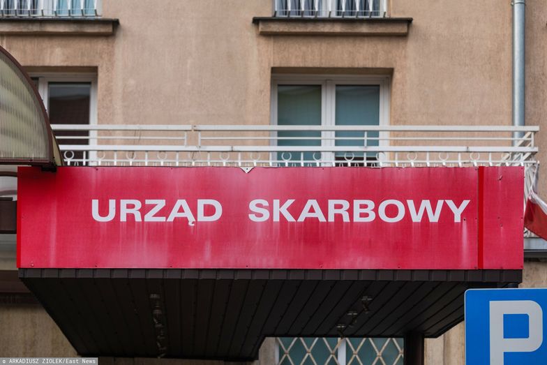 Urząd Skarbowy kontroluje darowizny rodzinne. Sprawdź zasady, by uniknąć kary