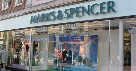 Klientka się skarży, Marks&Spencer przeprasza. Poszło o biustonosz
