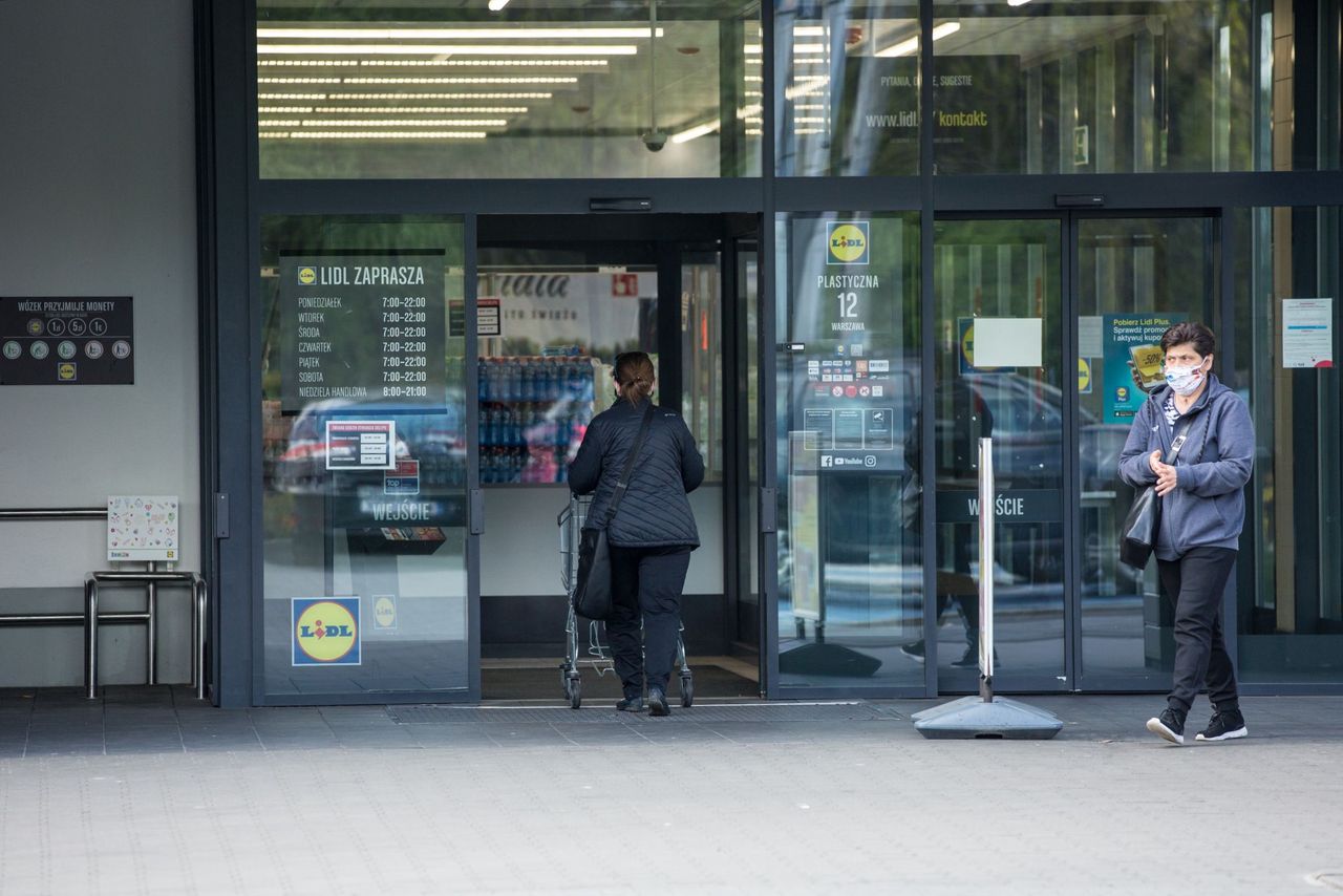 Godziny otwarcia sklepów. W sobotę wielkanocną markety będą otwarte krócej 