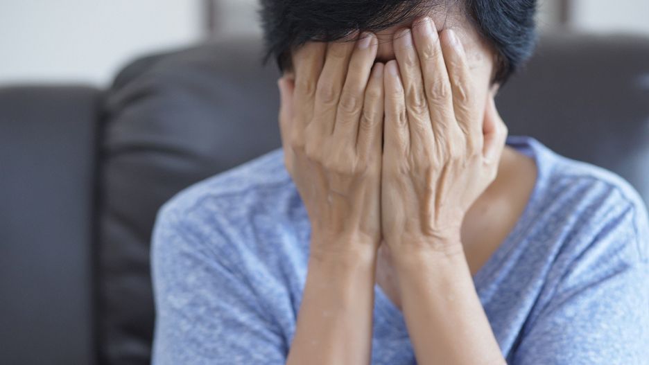 Depresja to nie tylko obezwładniająca dysfunkcja psychiki. Mniej nasilone, ale przewlekłe występowanie zaburzeń depresyjnych może mieć jeszcze większy negatywny wpływ na zdrowie fizyczne.