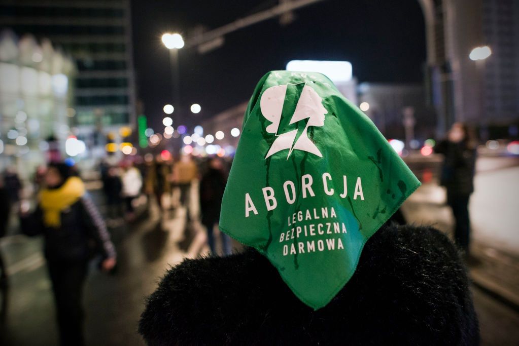 Aborcja nie zniknęła. "Kobieta była i jest zostawiona zupełnie sama"