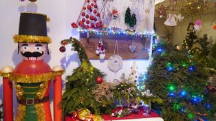 Łódź: Świąteczna wystawa w Ogrodzie Botanicznym. Kilkadziesiąt stroików i ozdób do obejrzenia