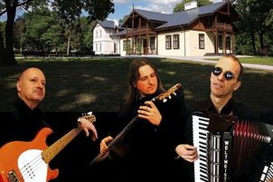 Klasyka, tango i muzyka filmowa pod lipą. Koncert ART MUSIC TRIO w Kłóbce
