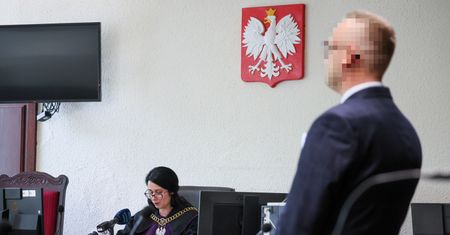 Były policjant skazany. Doprowadził do wypadku, wożąc nastolatki