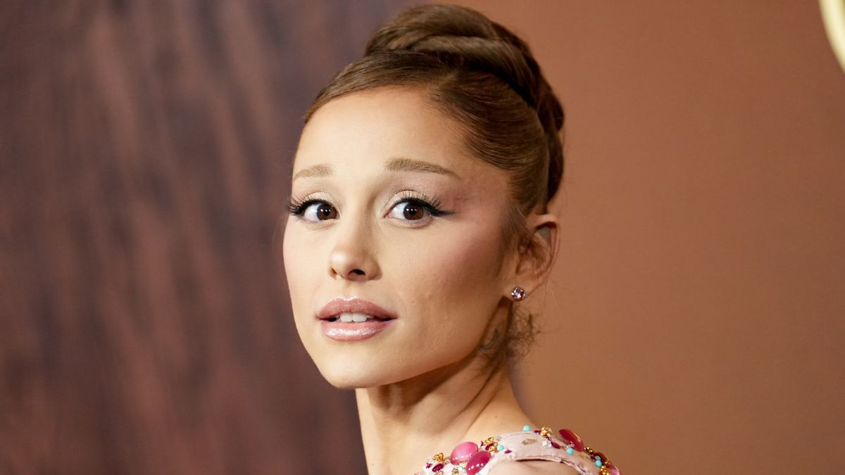 Ariana Grande ma COVID-19.