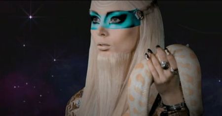 Żywa Barbie: "Przybyłam z kosmosu!"