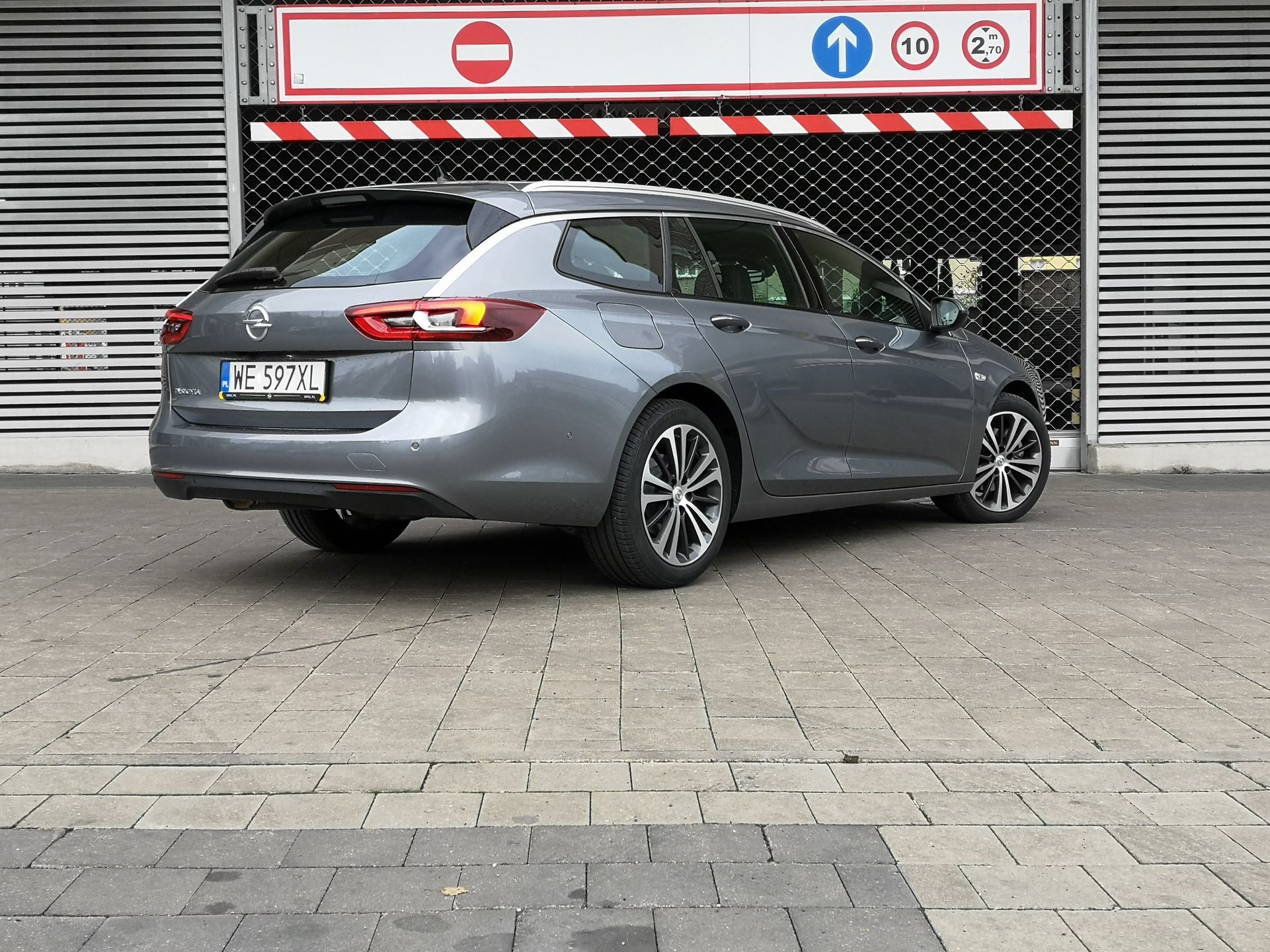 Opel Insignia Sports Tourer: System Multimedia Navi Pro, fabryczne audio i systemy wsparcia kierowcy 26
